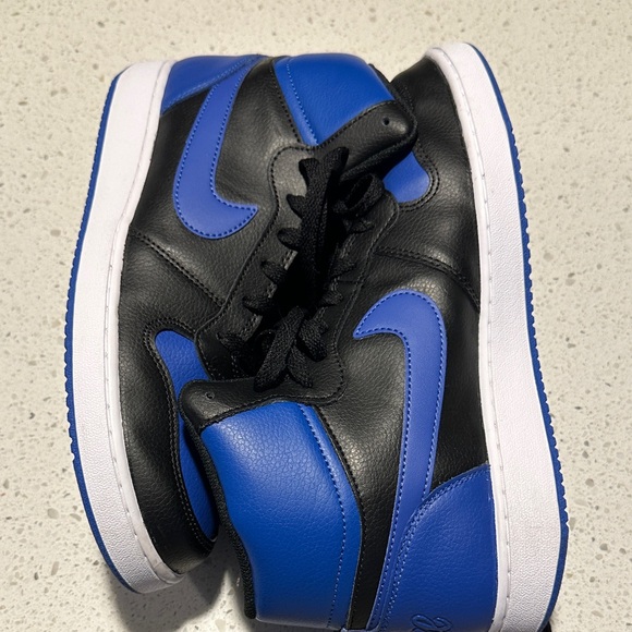 Nike Black and Blue Sneakers - Picture 2 of 10